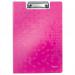 A close-up photo of 10 metallic pink Leitz clipfolders with covers shows a sleek and modern design. The clipboards are A4 size and have a vibrant metallic finish. The Leitz logo is embossed on the cover, adding a touch of elegance to the overall look.