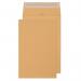 This photograph features a stack of elegant Blake Gusset Envelopes in a creamy Avant Garde shade. The envelopes have a convenient peel and seal closure and measure 381x254mm with a sturdy 140gsm weight. Perfect for all your professional mailing needs.
