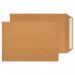 The photograph shows a pack of 250 cream-colored, Avant Garde C5 envelopes from Blake. These envelopes feature a peel and seal closure and measure 229x162mm. Made from 130gsm manilla paper, they have a convenient pocket design. The elegant and minimalistic design is perfect for any mailing need.